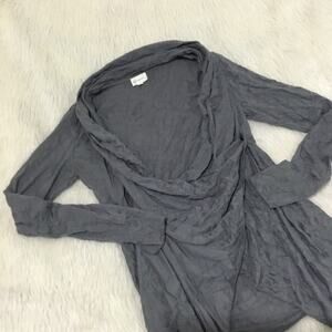 Gueue gray wrap knit top size small